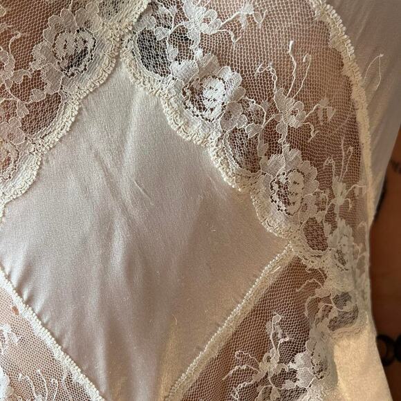 VINTAGE 1950โs Baby Pink Slip Dress - Picture 5 of 8